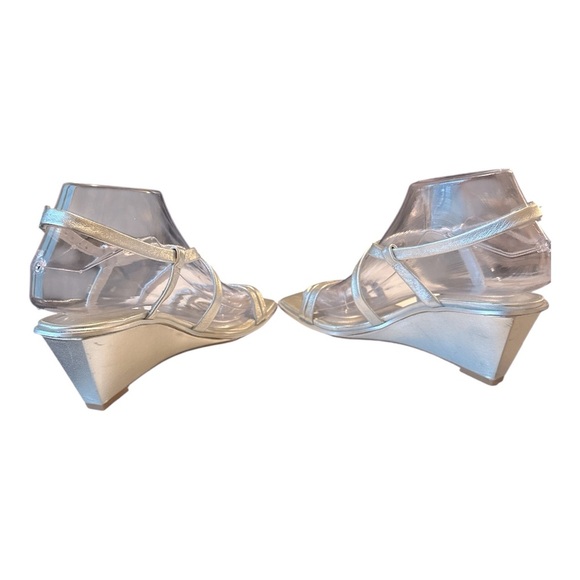 Caslon Silver Strappy Kitten Heel Sandals | Size 6 | Elegant Metallic Style - Picture 6 of 9